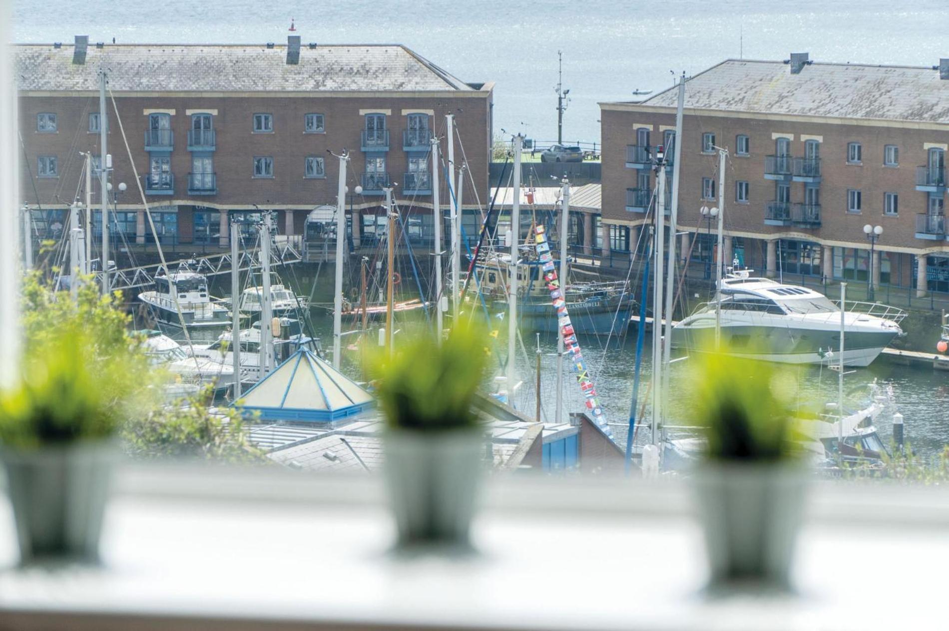 Haven View - 2 Bedroom Apartment - Milford Haven Dış mekan fotoğraf